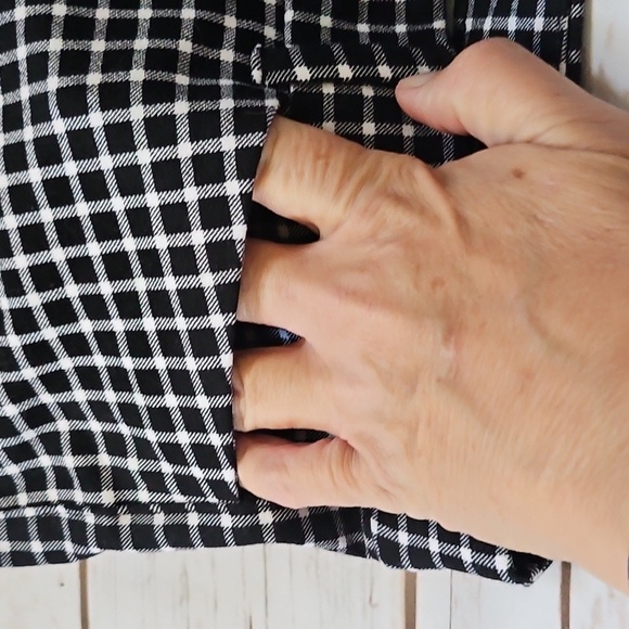 Old Navy Pixie Black and White Window Pane Check Pants - Picture 8 of 14